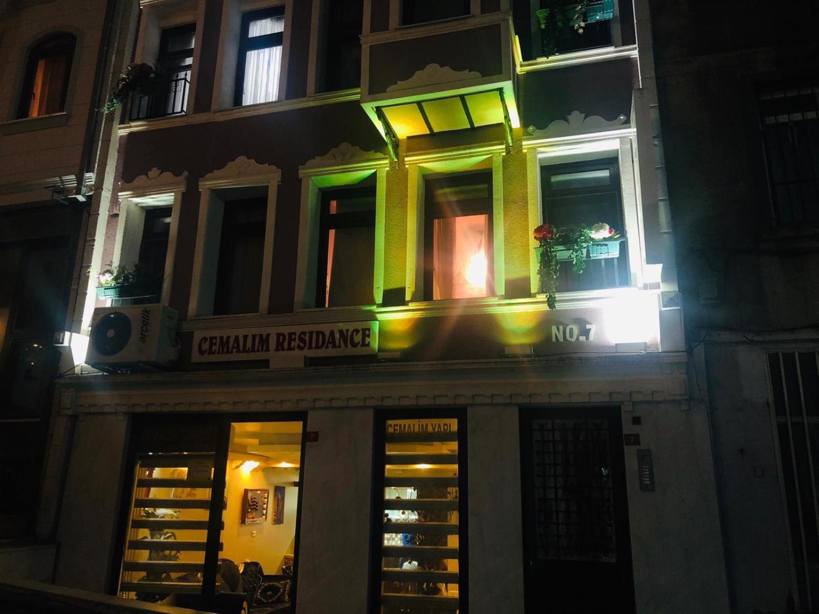 Taksim Cmlm Suit, Istanbul