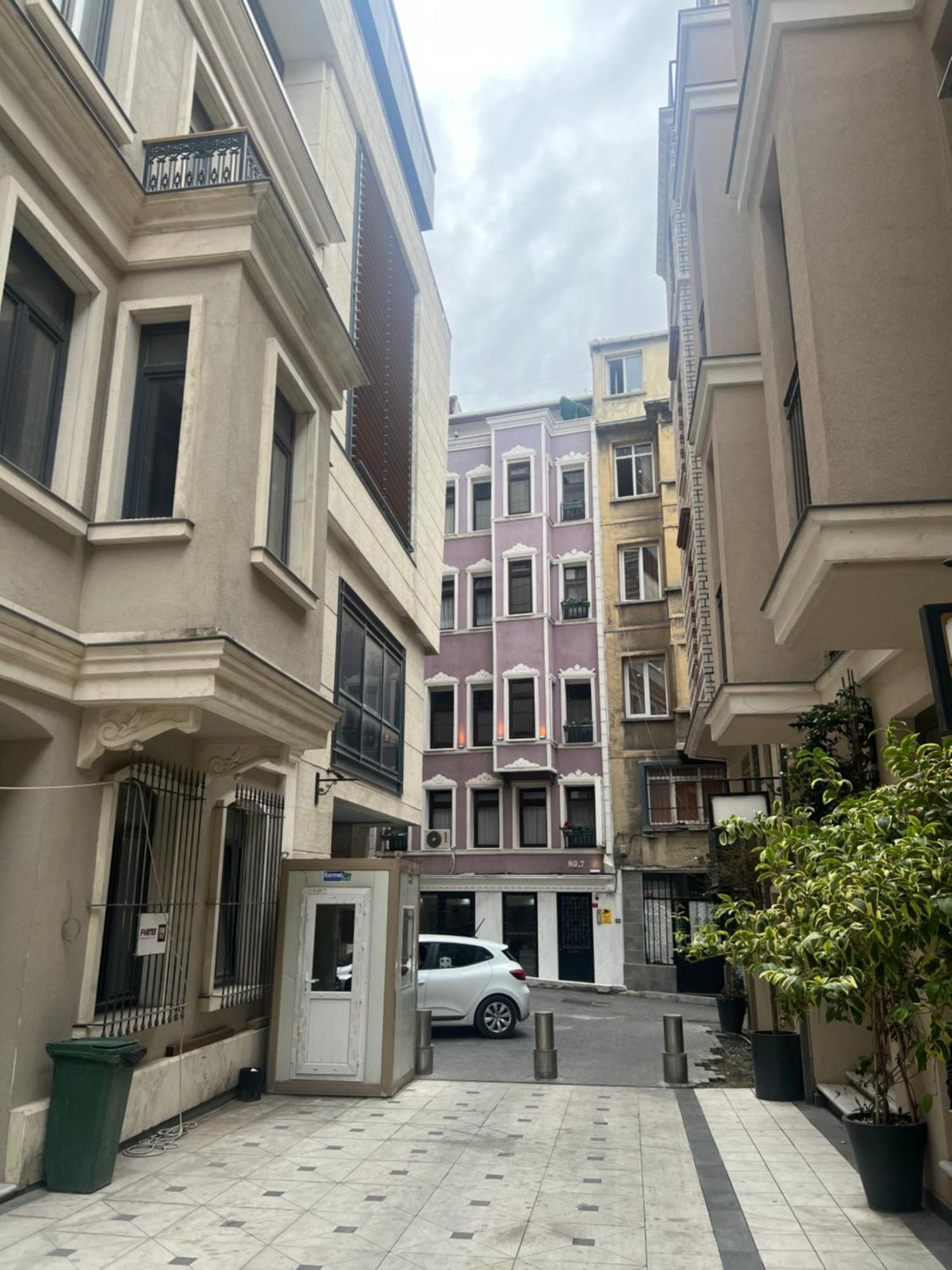 Taksim Cmlm Suit — Fotoğraflar 1